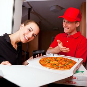 🍕 Pizza vending Machines Popularity 2025 6 Customer enjoying quick service from the pizza vending machine